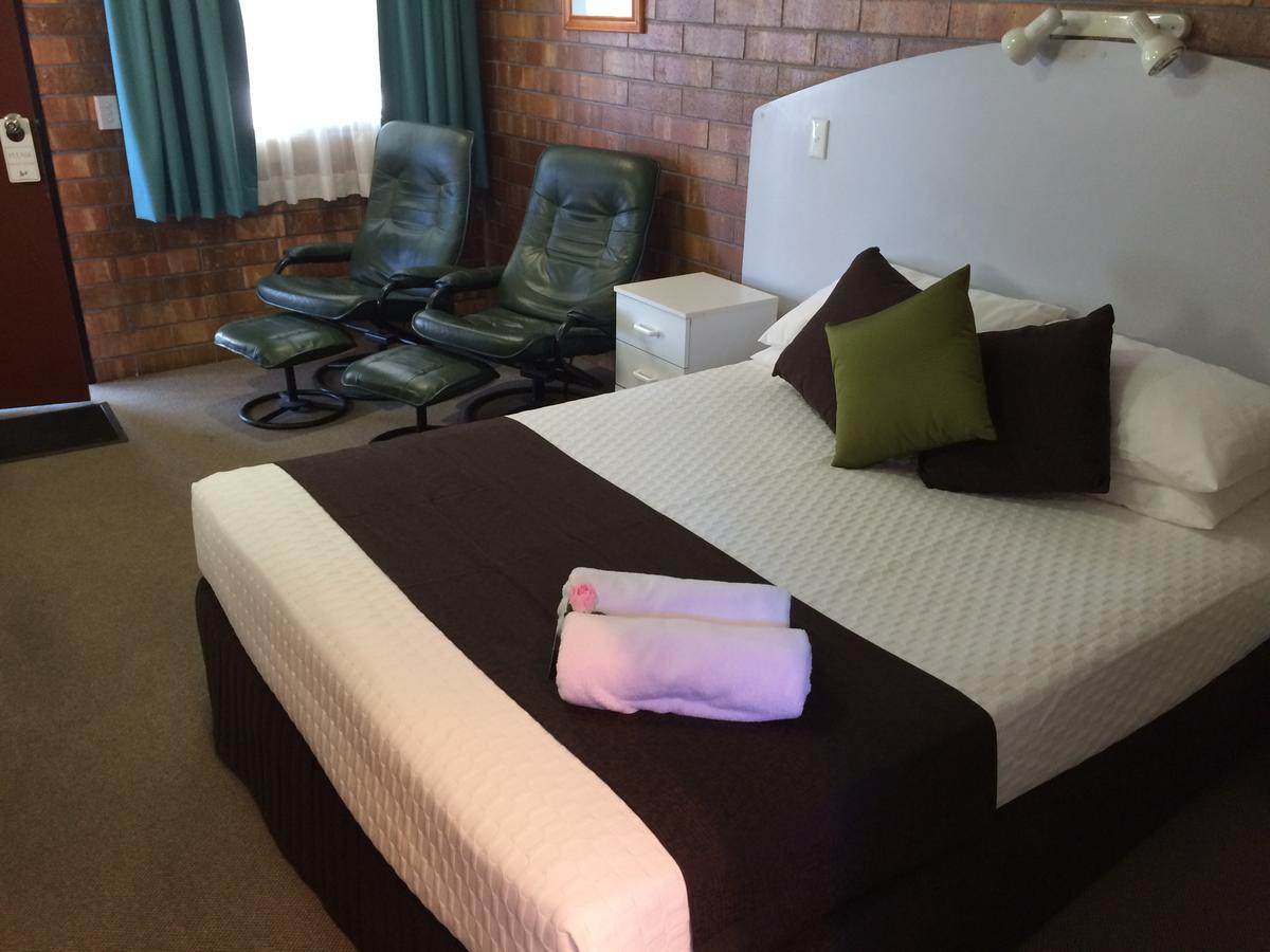 Miles Outback Motel Extérieur photo