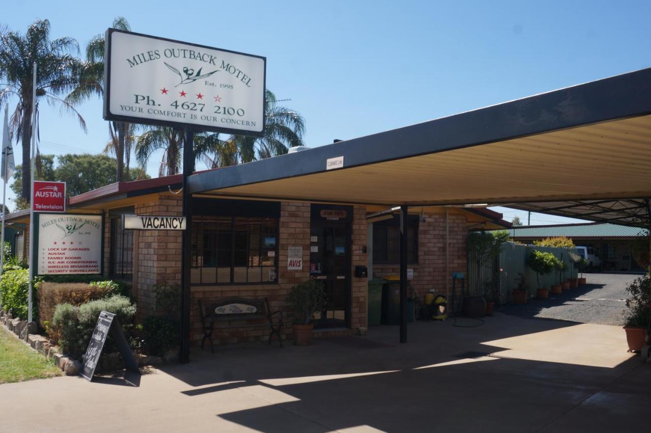 Miles Outback Motel Extérieur photo